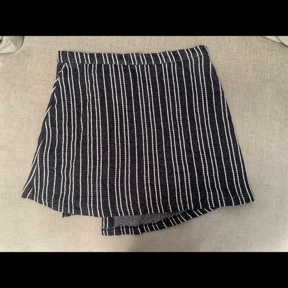 Urban Outfitters Skirt, Never Worn - Picture 4 of 5